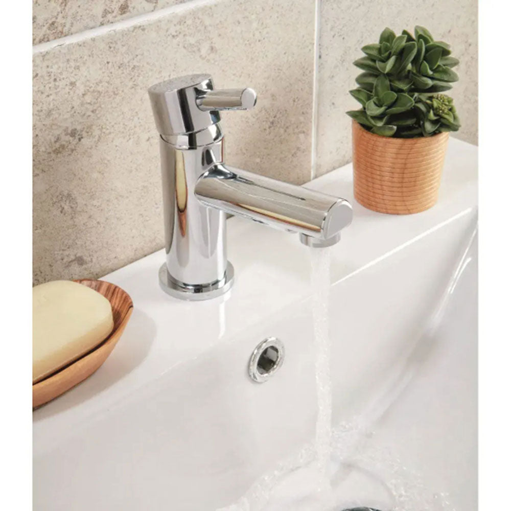 Lagune Corner Bath with Bath Screen Suite, Toilet, Basin, Tap and Mixer Shower image 13